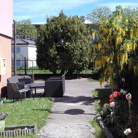 Pokoje Goscinne U Teresy Mrzeżyno Exterior foto